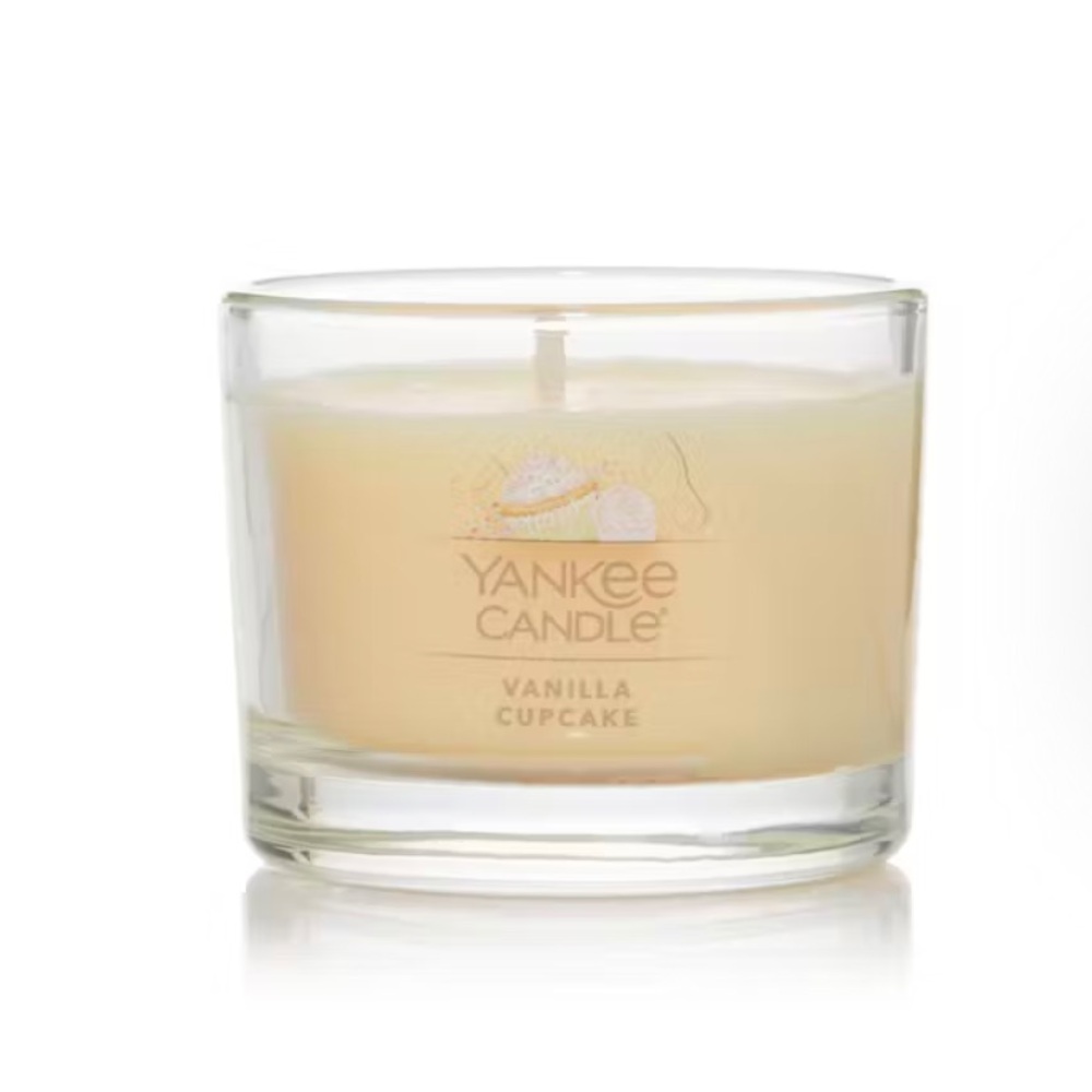 NWT Yankee Candle Vanilla Cupcake Mini Scented Candle